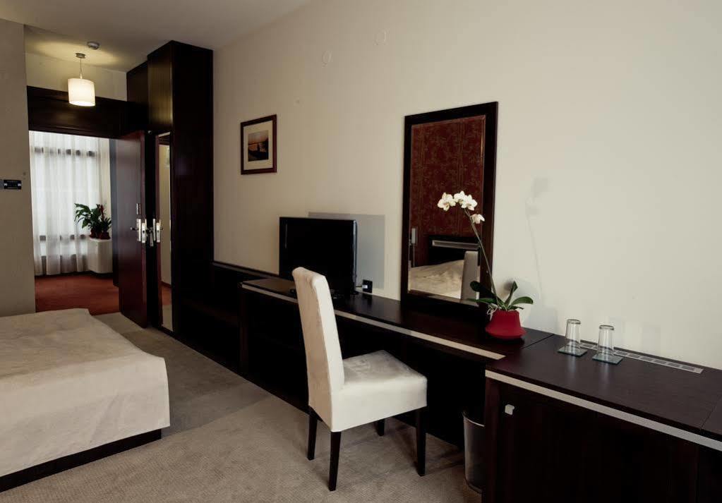 Hotel Forum Garni Σουμπότικα Εξωτερικό φωτογραφία